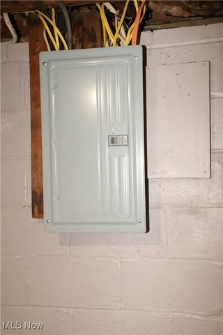 1008 Woodview Road, Cleveland Heights, OH 44121