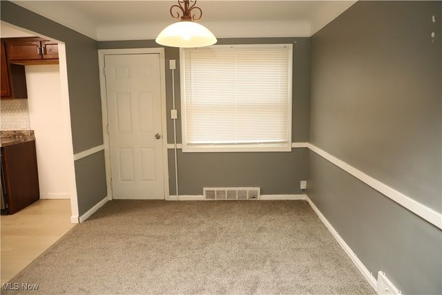 1008 Woodview Road, Cleveland Heights, OH 44121