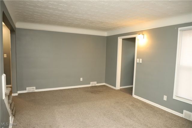 1008 Woodview Road, Cleveland Heights, OH 44121