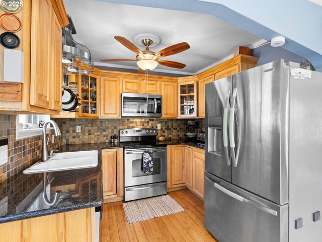 1931 Ne 92ND Ave, Portland, OR 97220