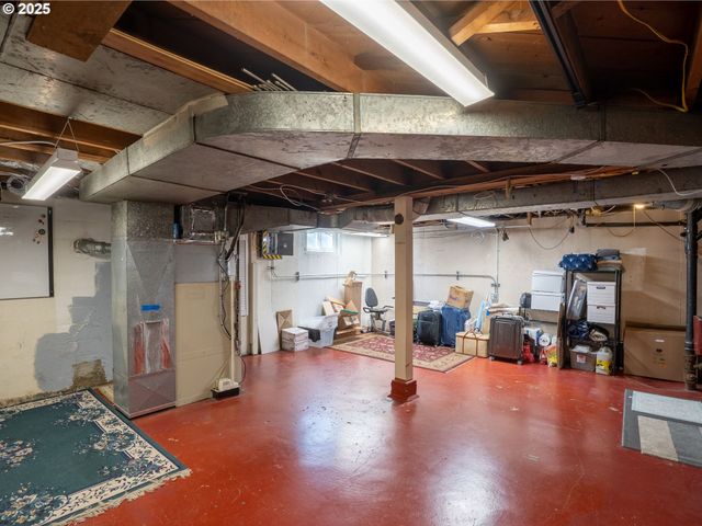 1931 Ne 92ND Ave, Portland, OR 97220