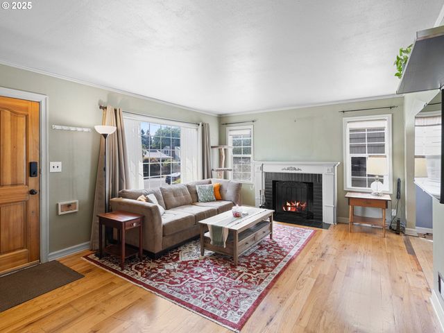 1931 Ne 92ND Ave, Portland, OR 97220