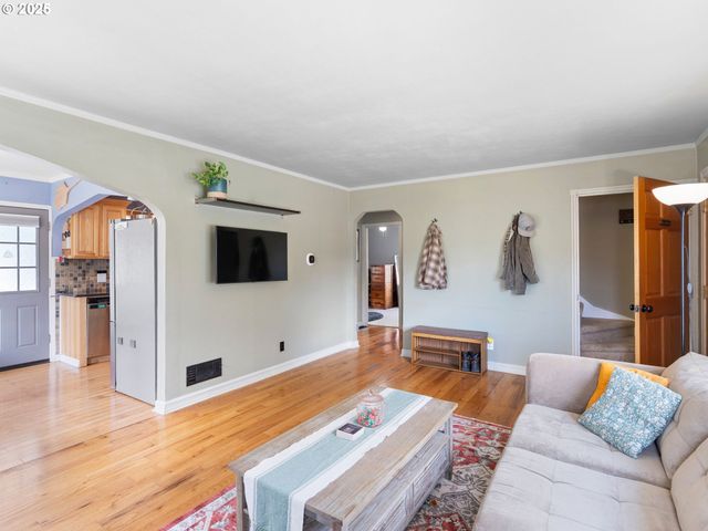 1931 Ne 92ND Ave, Portland, OR 97220