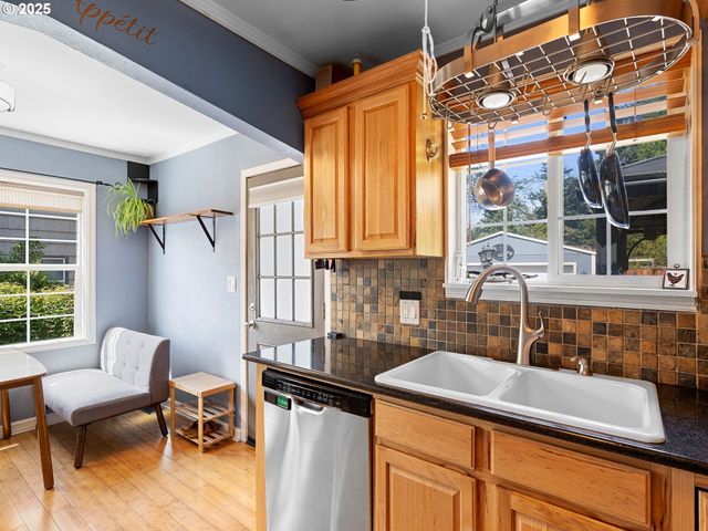 1931 Ne 92ND Ave, Portland, OR 97220