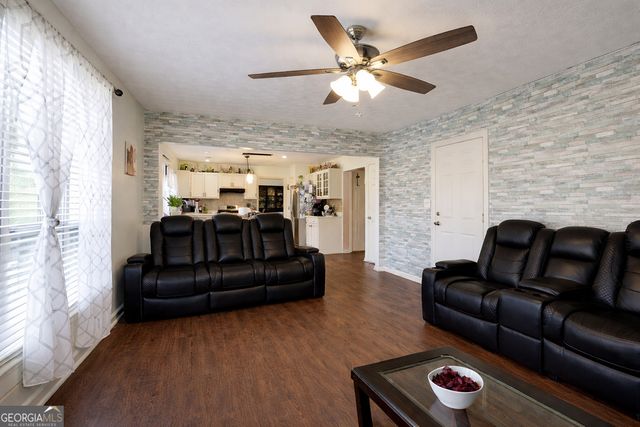 8408 Willows Way, Riverdale, GA 30274