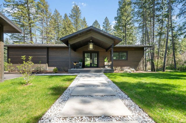 1100 Mooring Road, Columbia Falls, MT 59912