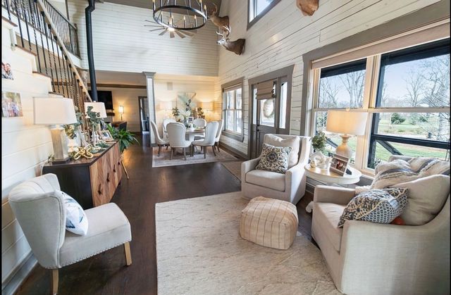 2696 Barfield Rd, Murfreesboro, TN 37128