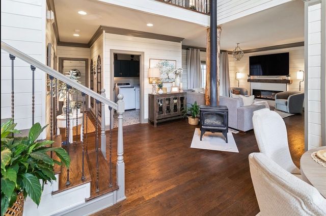 2696 Barfield Rd, Murfreesboro, TN 37128