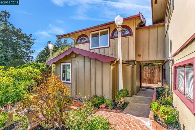 139 Arlington Ave, Kensington, CA 94707
