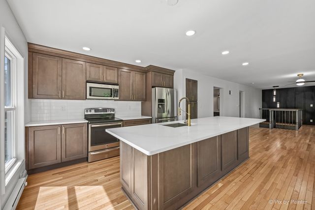368 Holiday Drive, Lake Holiday, IL 60552