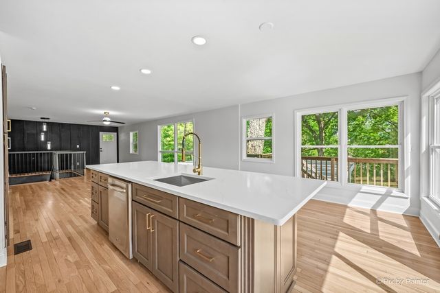 368 Holiday Drive, Lake Holiday, IL 60552