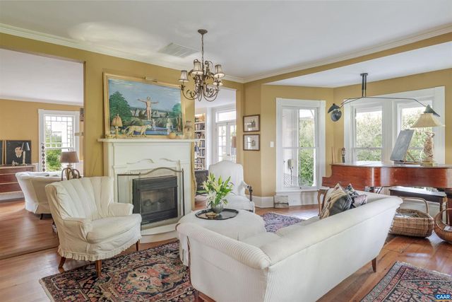 10064 HATTON FERRY LN, Scottsville, VA 24590