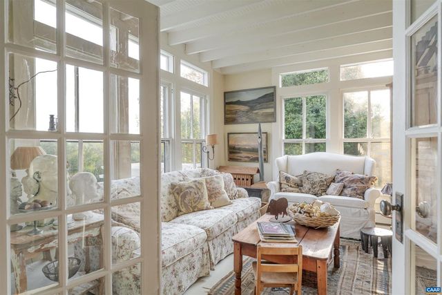 10064 HATTON FERRY LN, Scottsville, VA 24590