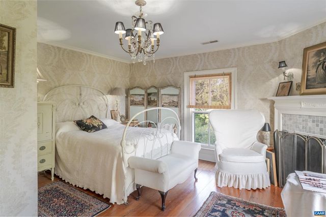 10064 HATTON FERRY LN, Scottsville, VA 24590