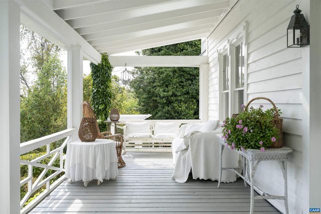 10064 HATTON FERRY LN, Scottsville, VA 24590