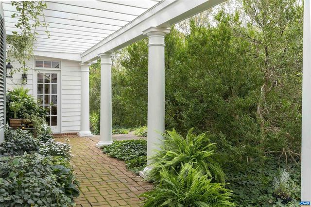 10064 HATTON FERRY LN, Scottsville, VA 24590