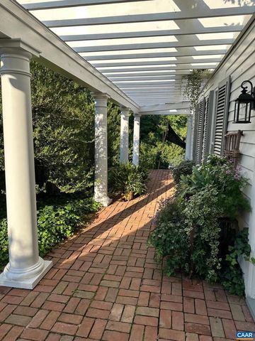 10064 HATTON FERRY LN, Scottsville, VA 24590