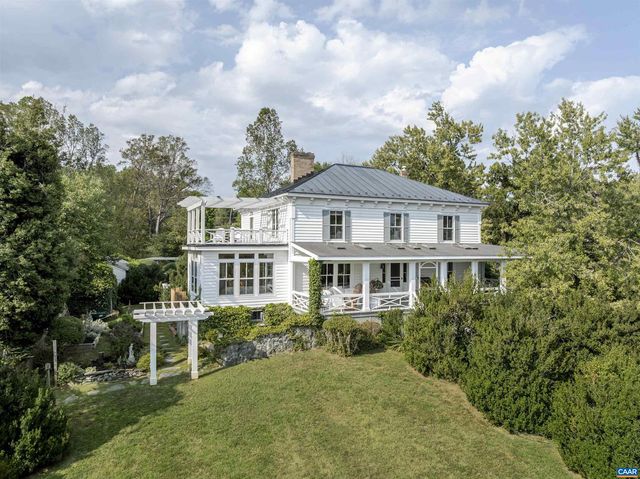 10064 HATTON FERRY LN, Scottsville, VA 24590