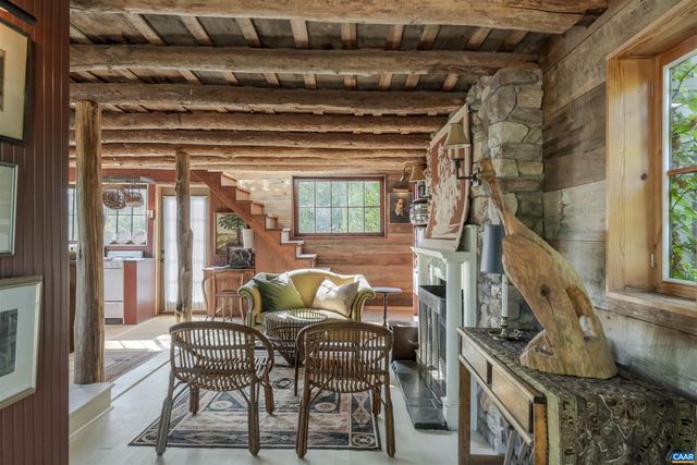 10064 HATTON FERRY LN, Scottsville, VA 24590