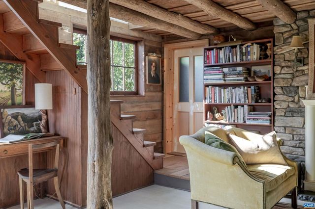 10064 HATTON FERRY LN, Scottsville, VA 24590