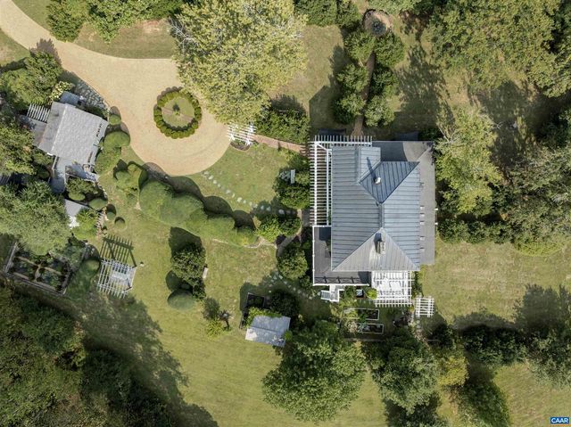 10064 HATTON FERRY LN, Scottsville, VA 24590