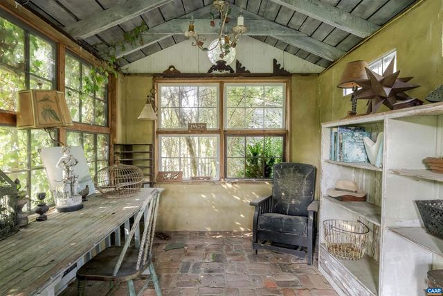 10064 HATTON FERRY LN, Scottsville, VA 24590