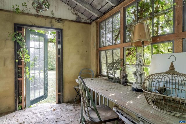 10064 HATTON FERRY LN, Scottsville, VA 24590