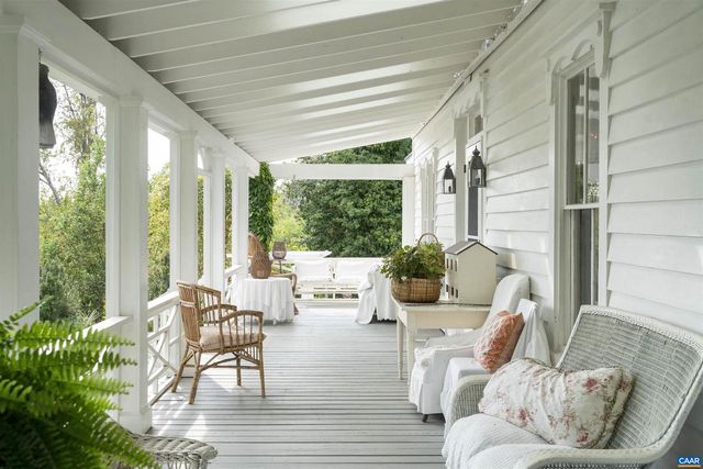 10064 HATTON FERRY LN, Scottsville, VA 24590