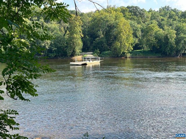 10064 HATTON FERRY LN, Scottsville, VA 24590