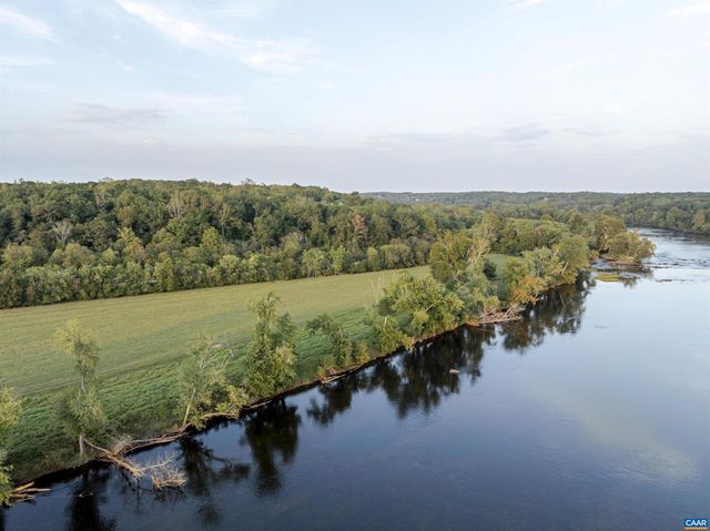 10064 HATTON FERRY LN, Scottsville, VA 24590