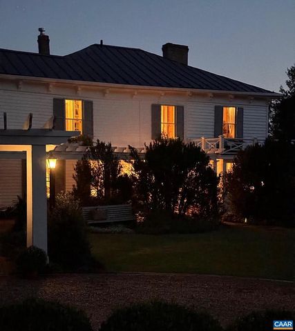 10064 HATTON FERRY LN, Scottsville, VA 24590