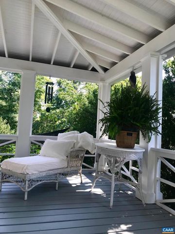 10064 HATTON FERRY LN, Scottsville, VA 24590