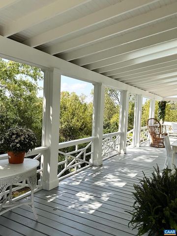 10064 HATTON FERRY LN, Scottsville, VA 24590