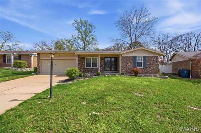 4905 Milsmar Drive, St Louis, MO 63128