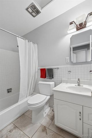 4905 Milsmar Drive, St Louis, MO 63128