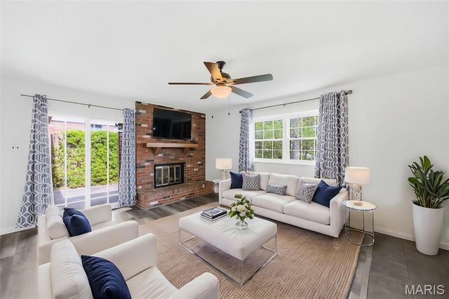 4905 Milsmar Drive, St Louis, MO 63128