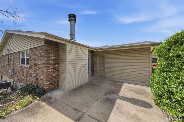 4905 Milsmar Drive, St Louis, MO 63128