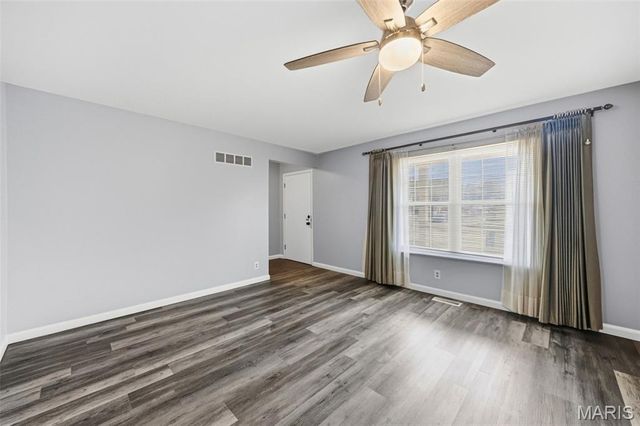 4905 Milsmar Drive, St Louis, MO 63128