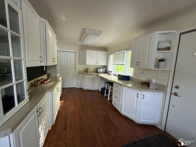 20 W Peterson Drive, Brighton, MI 48114