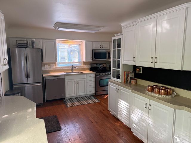 20 W Peterson Drive, Brighton, MI 48114