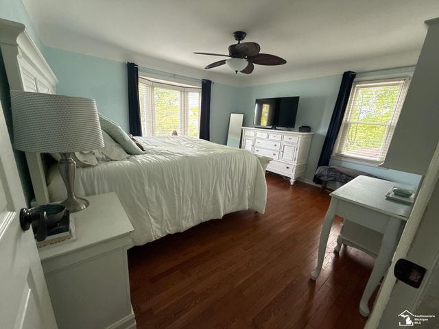 20 W Peterson Drive, Brighton, MI 48114