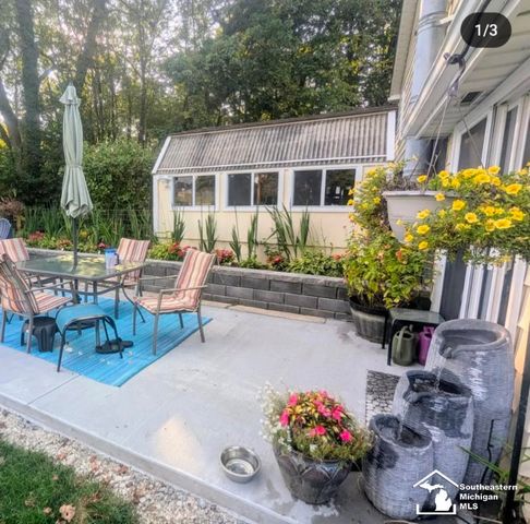 20 W Peterson Drive, Brighton, MI 48114