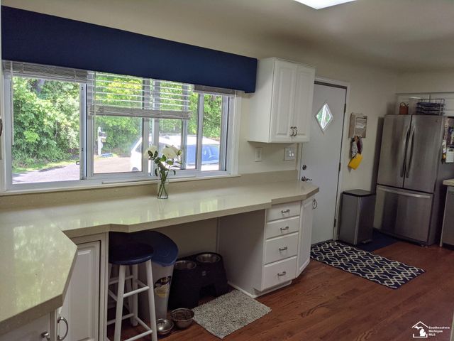 20 W Peterson Drive, Brighton, MI 48114