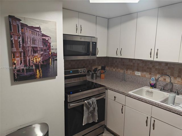 801 Brickell Bay Dr 1961, Miami, FL 33131