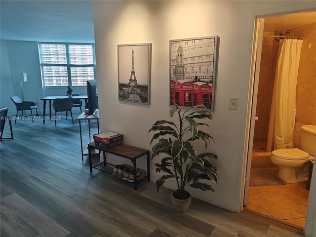 801 Brickell Bay Dr 1961, Miami, FL 33131