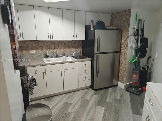 801 Brickell Bay Dr 1961, Miami, FL 33131