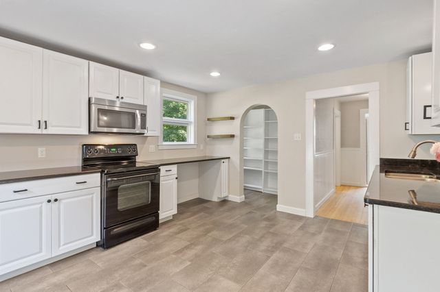 158 Woodland St, West Boylston, MA 01583