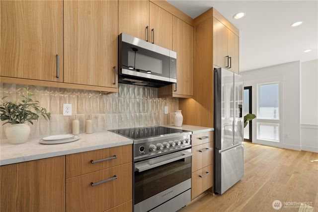 268 Fulton Street, Seattle, WA 98109
