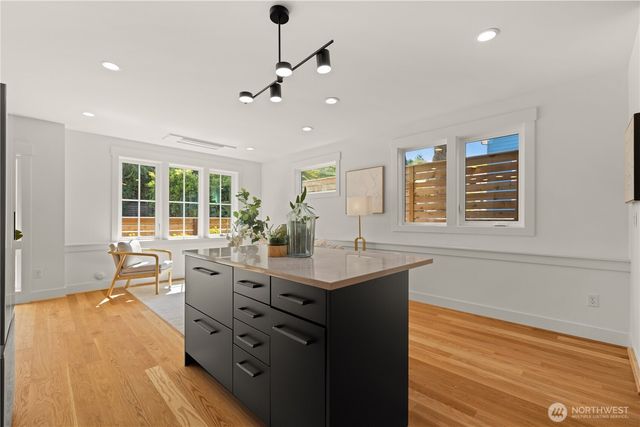 268 Fulton Street, Seattle, WA 98109