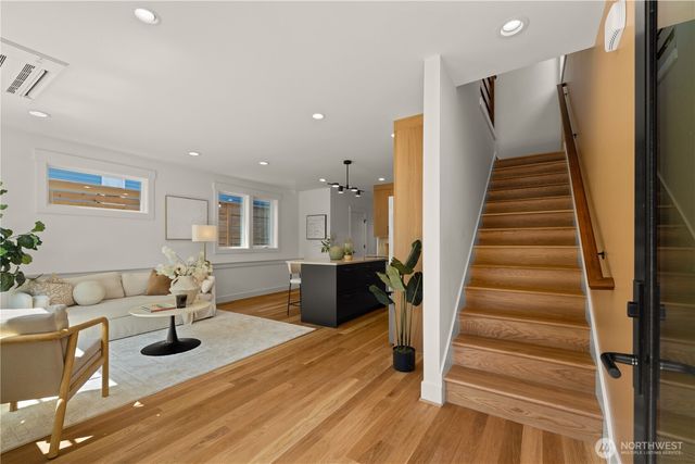268 Fulton Street, Seattle, WA 98109